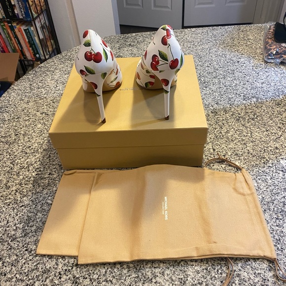 Michael Kors Collection heels - Picture 3 of 5